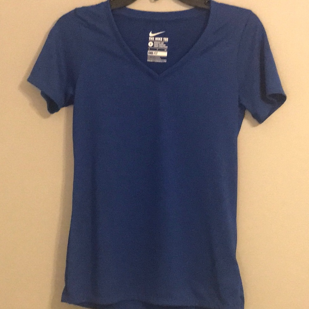 Women’s Nike shirt